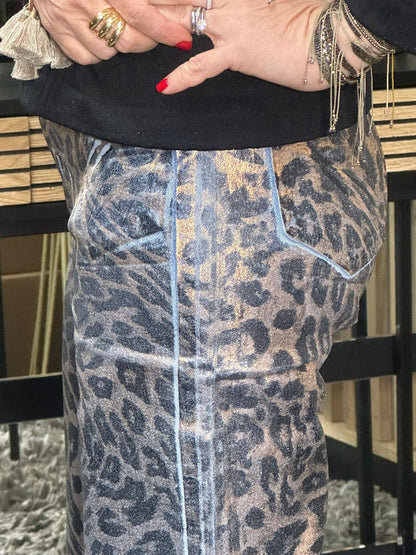 JEANS IN METALLIC LEOPARD