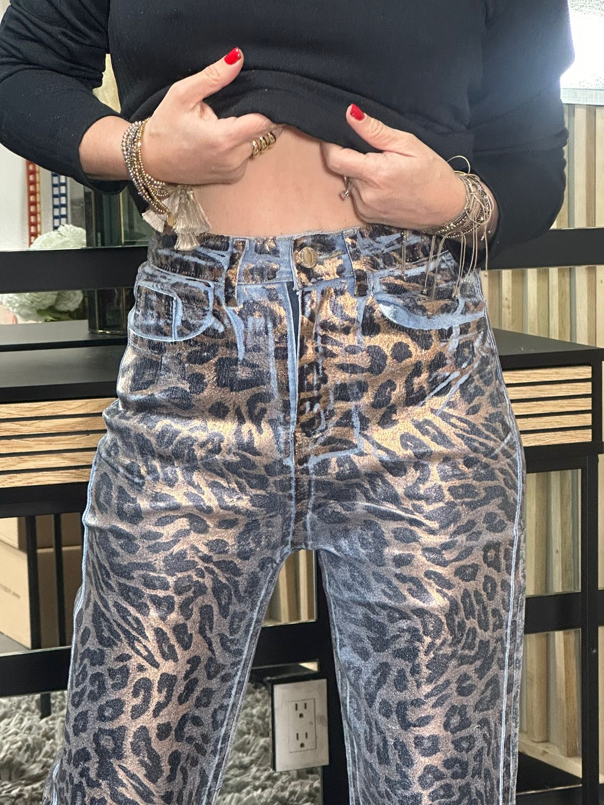 JEANS IN METALLIC LEOPARD