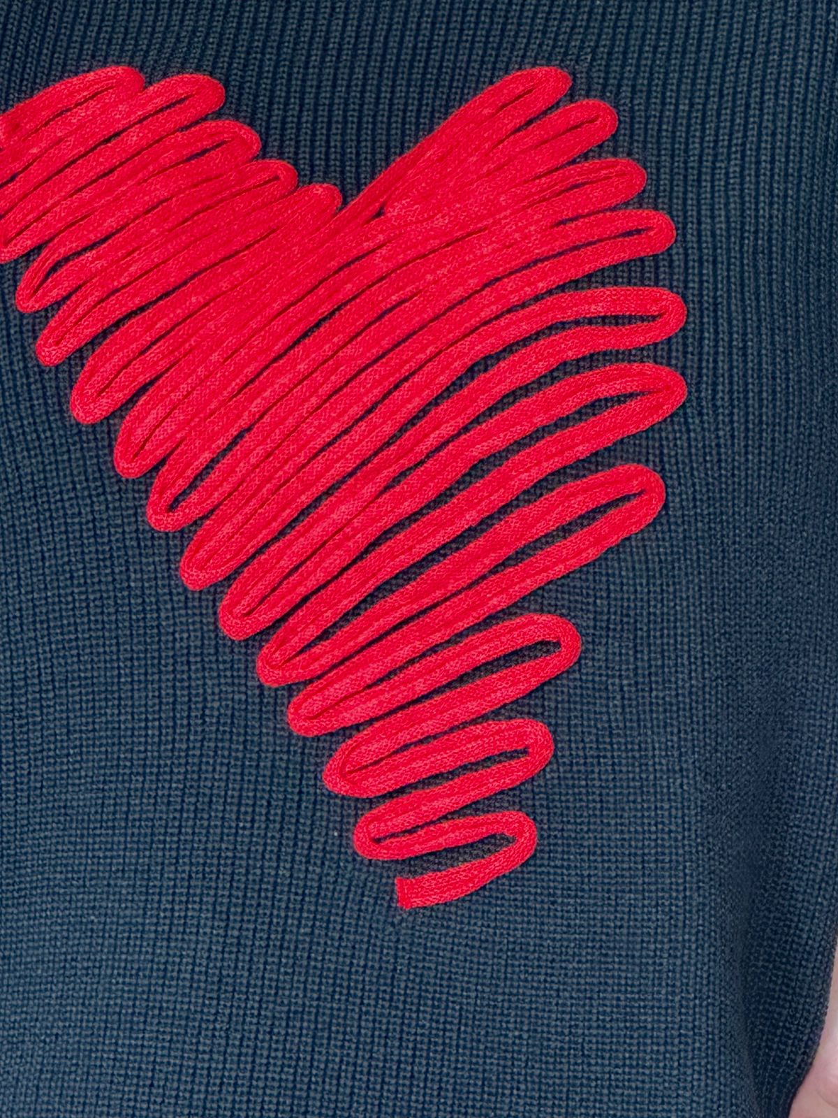 SWEATER BLURRED HEART